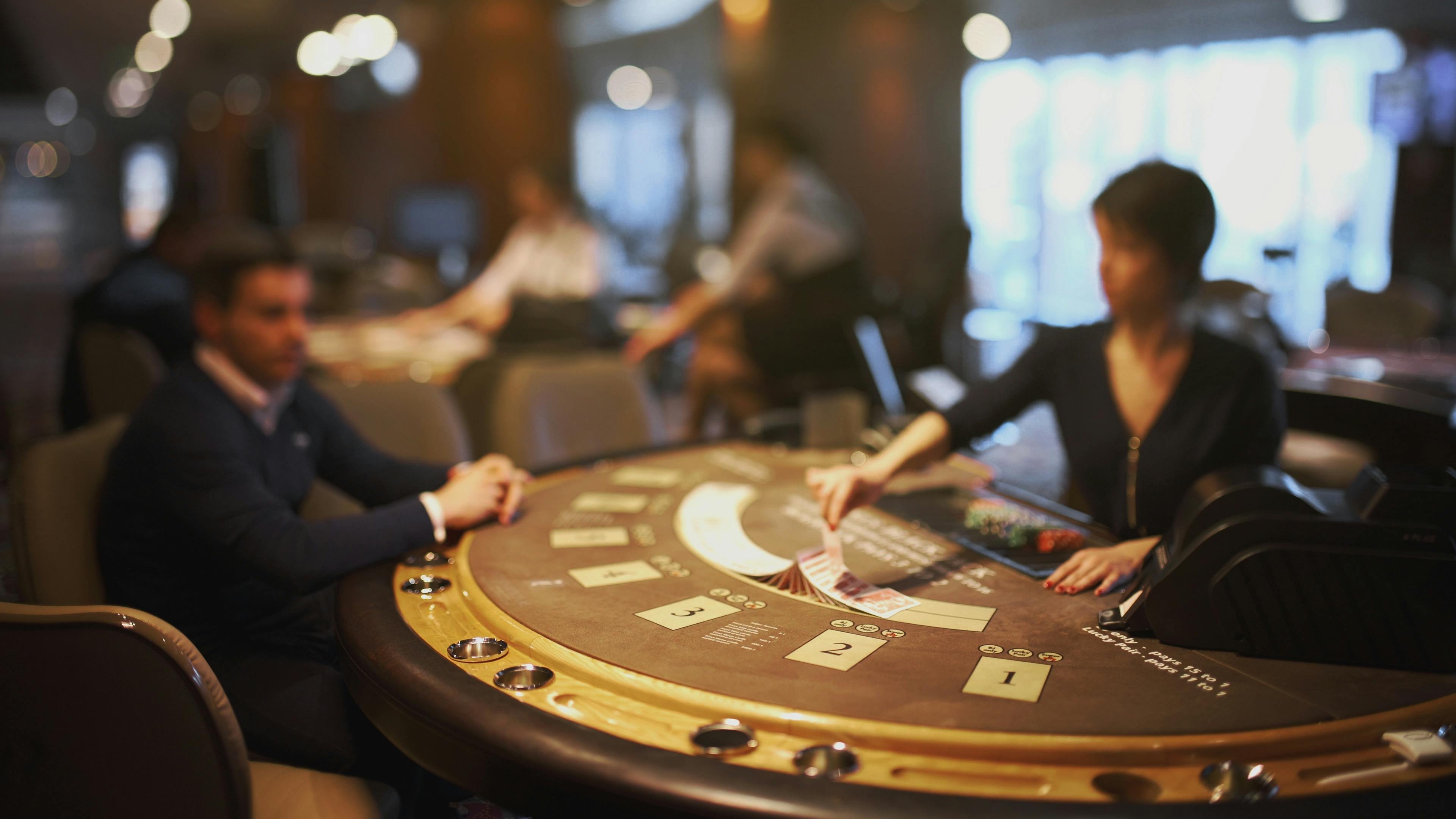 Meja VIP Roulette papabet88 dengan dealer profesional dan studio HD